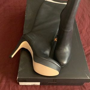 Fly black boots